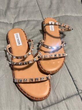 Steve Madden Nude/Tan Studded Triple-Strap Slide Sandals Size 7
